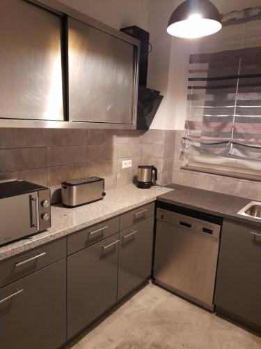 Schoenefeld Apartment | Ferienwohnung Berlin - Schönefeld Flughafen mit Küche