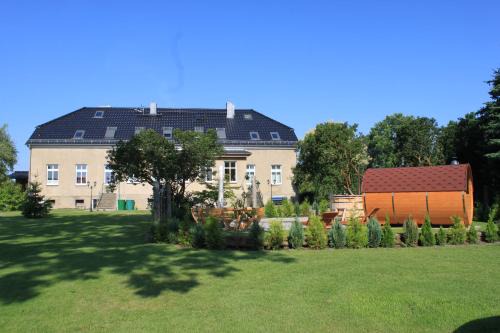 Prenzlau Apartment | Ferienwohnung im Gutshaus Mühlhof