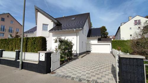 Lechhausen-West Apartment | Ferienwohnung Krause