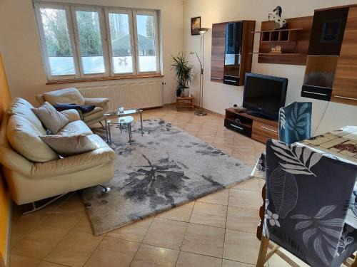 Milmersdorf Apartment | Ferienwohnung mit Garten - 10 Minuten von Templin