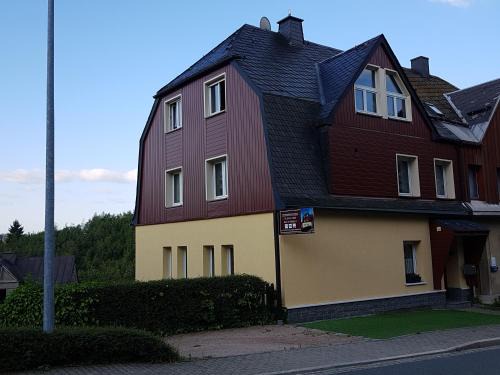 Klingenthal Apartment | Ferienwohnung mit Garten und Spielplatz