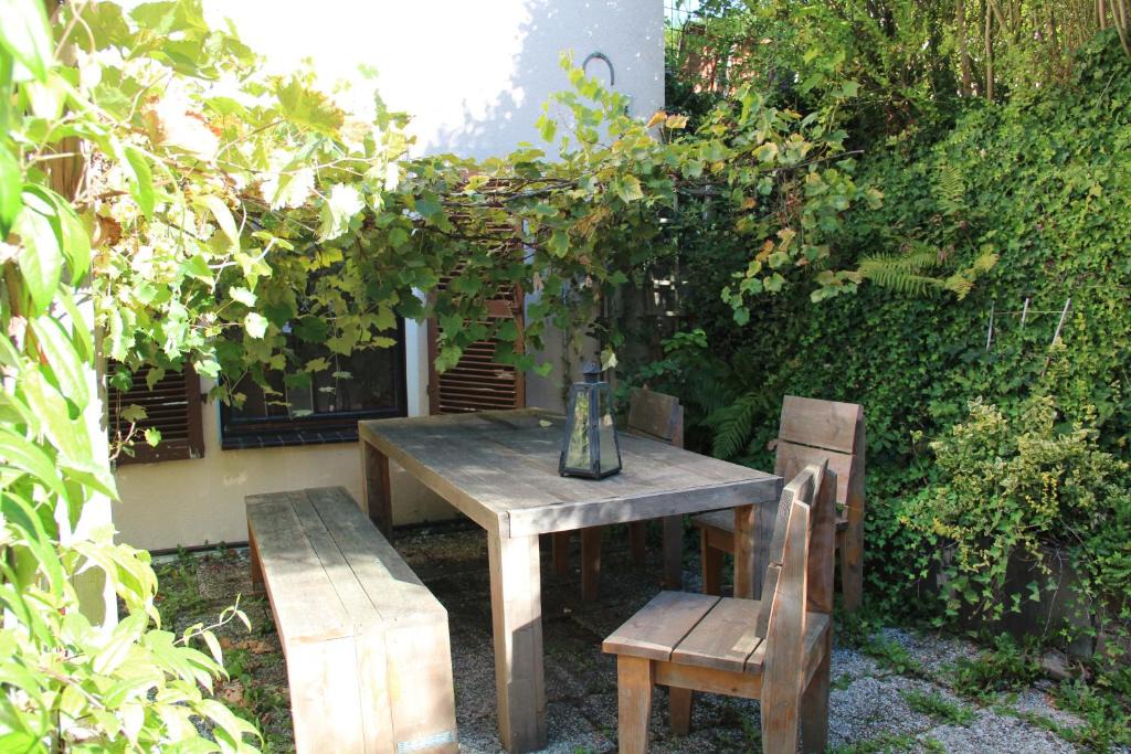 Aachen Apartment | Ferienwohnung mit Garten