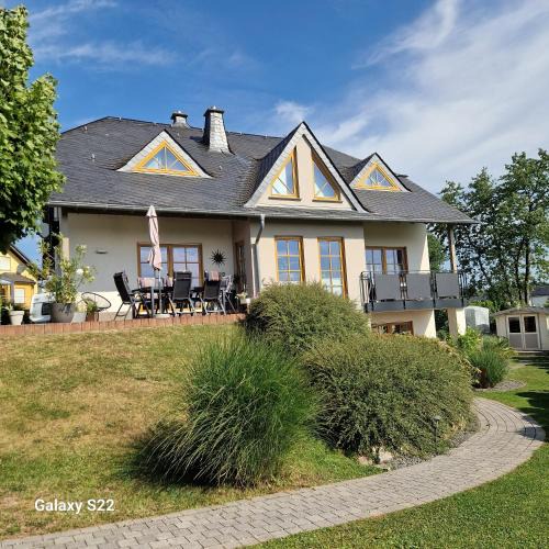 Monzelfeld Apartment | Ferienwohnung Moseltor