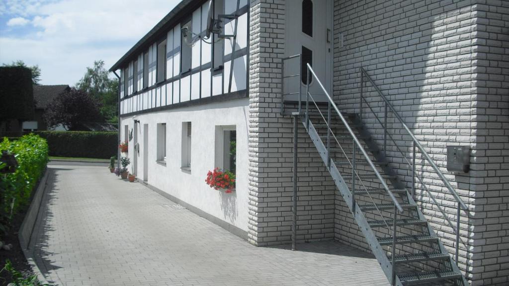 Eicherscheid Apartment | Ferienwohnung Schroiff