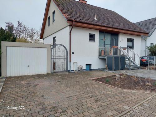 Woellstein Apartment | Ferienwohnung Schwarz