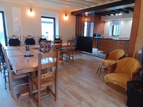 Savigne-lʼEveque House | Fermette de charme rénovée avec grand terrain, 5 chambres, proche du circuit 24H du Mans - FR-1-410-304