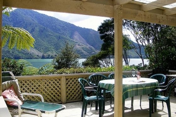 Moetapu Bay House | Fernleigh - Moetapu Bay Holiday Home