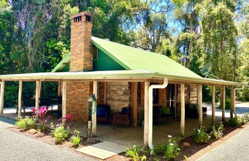 Byfield Resort | Ferns Hideaway Resort