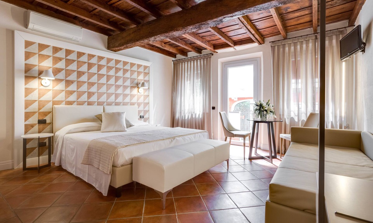 Ferrara Historic Centre House | Ferrara Rooms