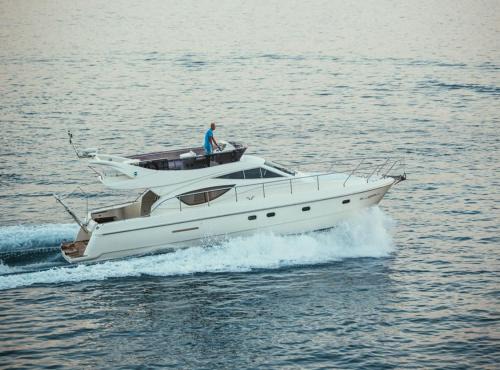 Podstrana Boat Rental | Ferretti 460