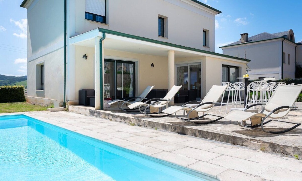 Arce Ski Chalet | Fidalsa Majestic. - Five Bedroom Chalet, Sleeps 10