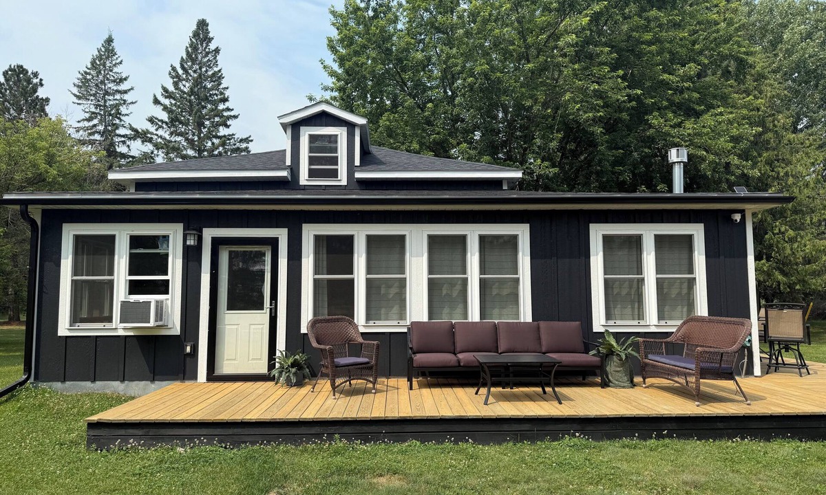 Warroad Cabin | Field & Forest Rental Cabin- Cozy, Quiet 3 Bedroom Cabin Just Outside Warroad