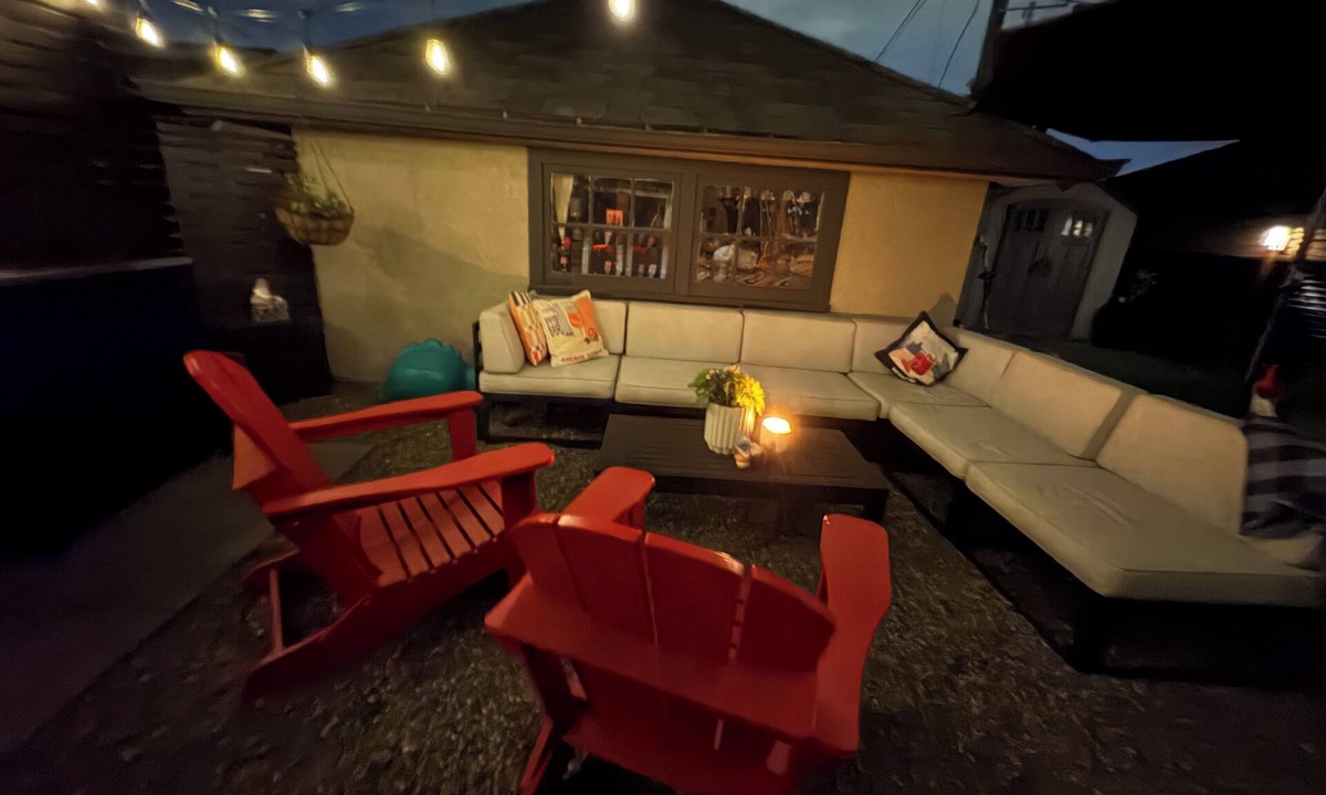 Sunset House | MAJOR INTERNATIONAL SPORTING EVENT Basecamp | Bright 3 BDR Vancouver House | Direct Stadium/Airport Transit