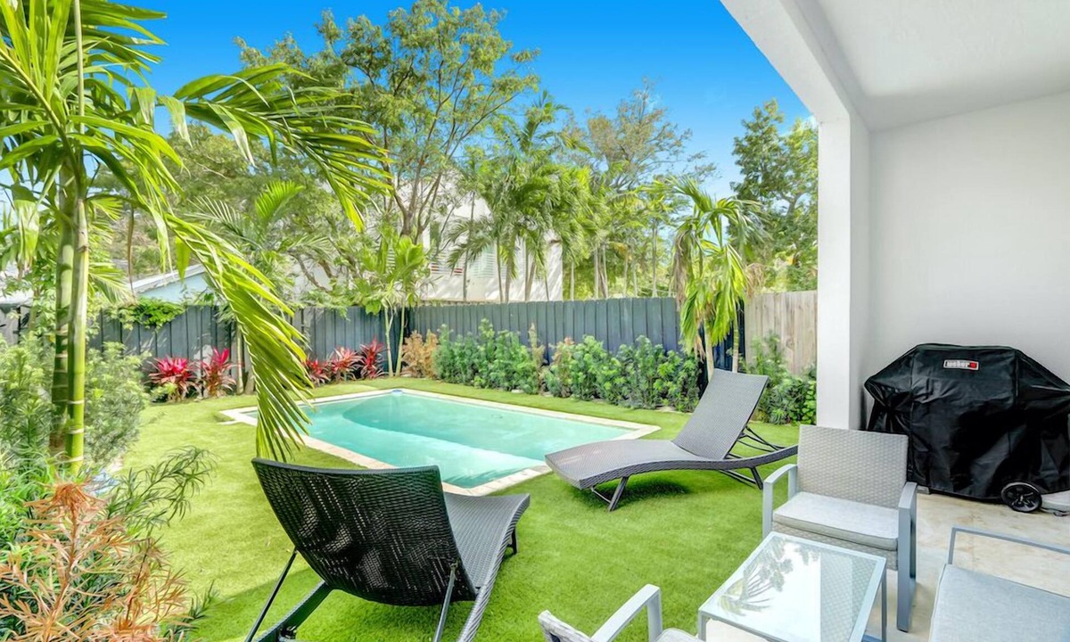 Southwest Coconut Grove House | FIFA Perfect | Toro: Private Pool, Pool Table, & Near Beach