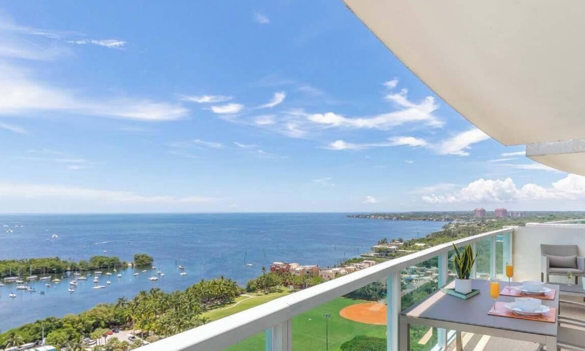 Coconut Grove Apartment | FIFA World Cup Base: Grove Luxe Suite Near Transit