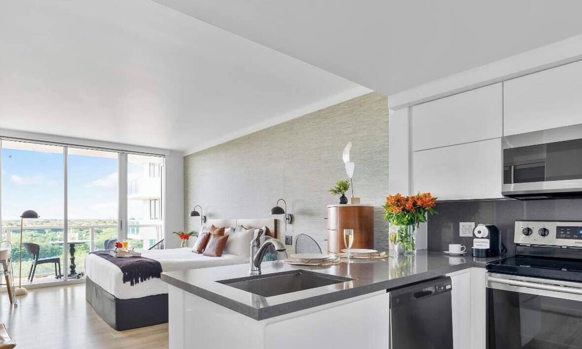 Coconut Grove Apartment | FIFA World Cup Base - Stylish Coconut Grove Ret.