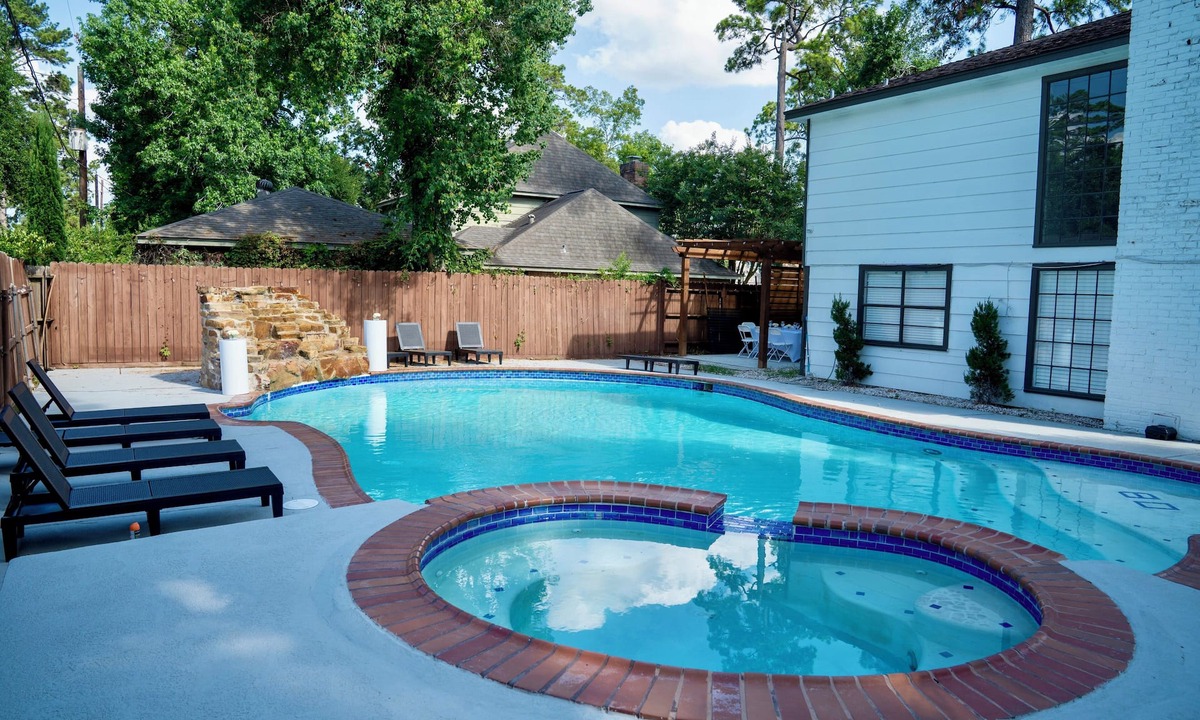 Barker House | Major international sporting event Home with Pool!