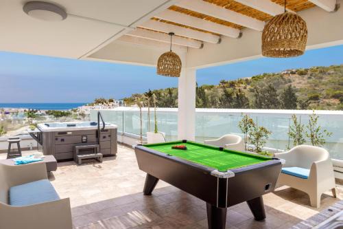 Protaras Villa | Fig Tree Bay Residences 3-Jacuzzi-Hotub -Pool