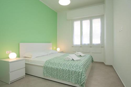 Finale Pia Apartment | Finalpia suite con box auto e deposito bici