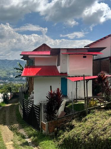 Dosquebradas House | Finca Cafetera con Vista a las Montañas - Cerca de Pereira