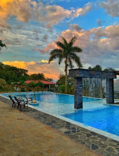 Quebradanegra Resort | Finca Campestre Colibrí