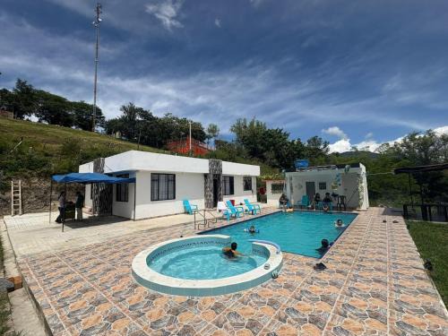 Santacruz House | Finca Cimarrones Robles