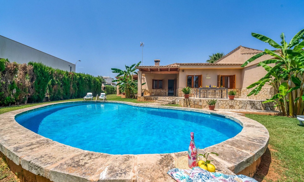 Sa Coma Ski Chalet | Finca Rosas 28 with private pool in Mallorca