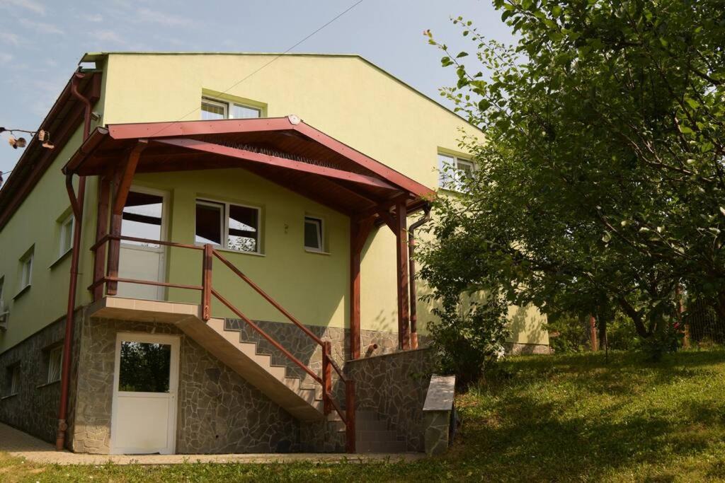 Livezeni Apartment | FinnApartman