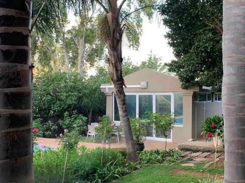 Bloemfontein House | Fiori Rosa