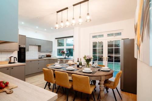 Edgbaston House | Fir Tree House