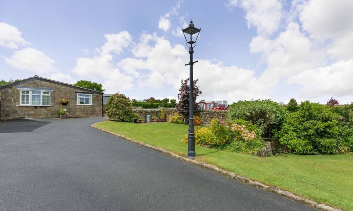 Ripley House | Fir Tree Stables, Summerbridge