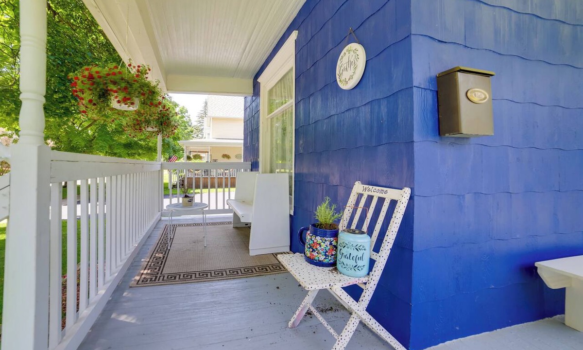 Adrian Cottage | Fire Pit, BBQ & Yard: Family Home in Adrian