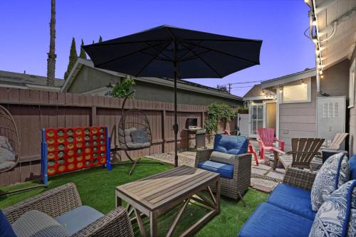 Belmont Heights House | Fire pit, Game Room & BBQ - Family-Friendly Home