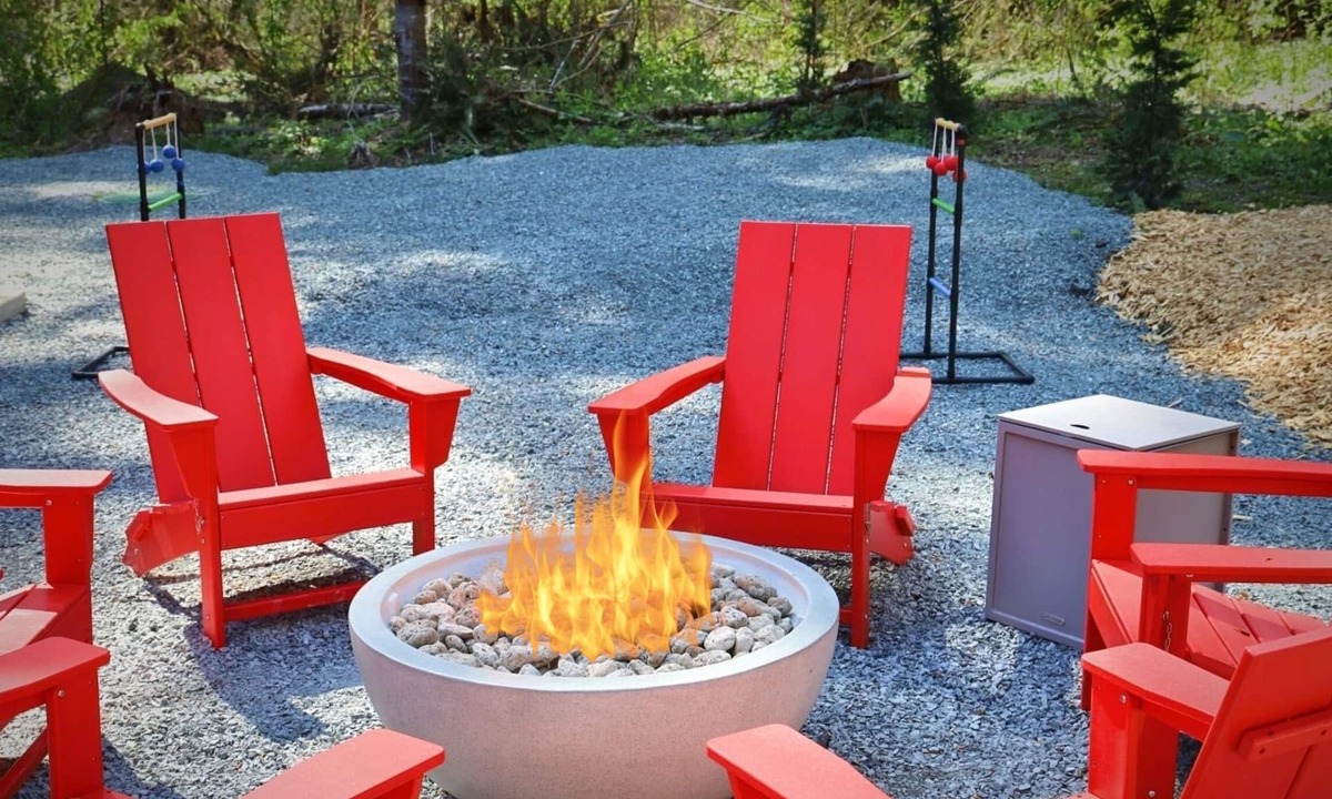 Ashford Cabin | Fire Pit Hot Tub King Bed Grill Yoga Rm