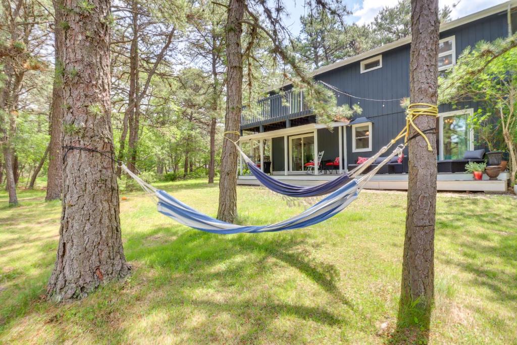 Long Pond House | Fire Pit, Kayaks & Hammocks: Long Pond Home!