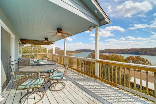 Texanna House | Fire Pit + Stunning Views: Lake Eufaula Retreat!