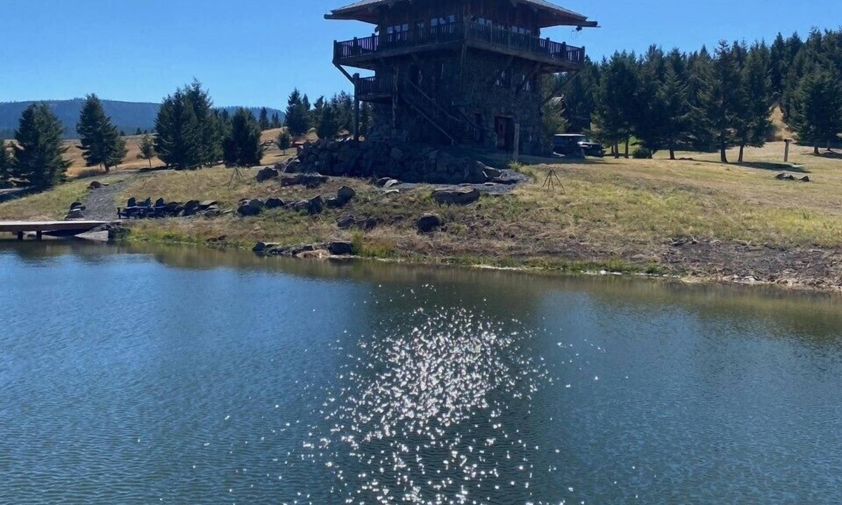 Virginia City Cabin | Fire Tower on Fire Tower Ranch in Ennis Montana