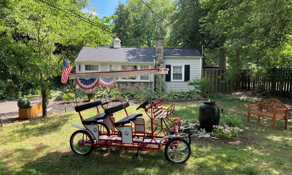 Cape Saint Claire Cottage | Firefly Cottage at the Cape, Hot Tub, Community beach enjoy summer USNA visits.