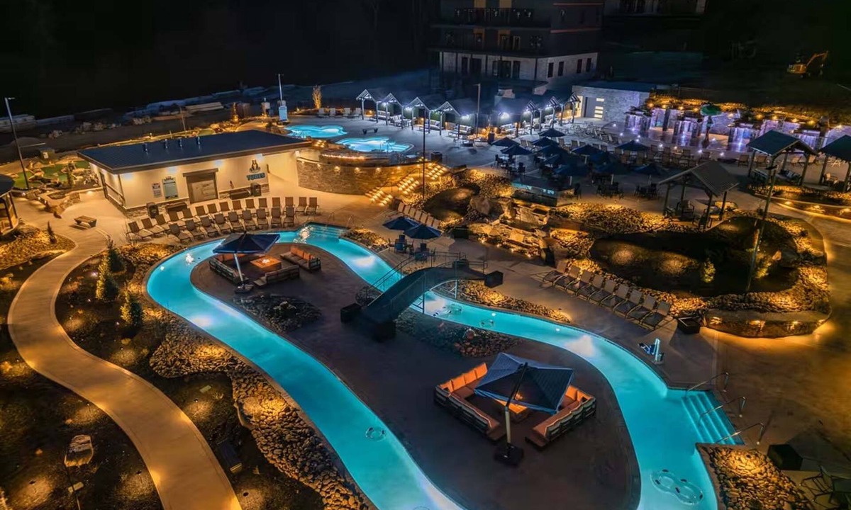 Sevierville Apartment | Firefly Lodge Indoor Pool Theater Hot Tub