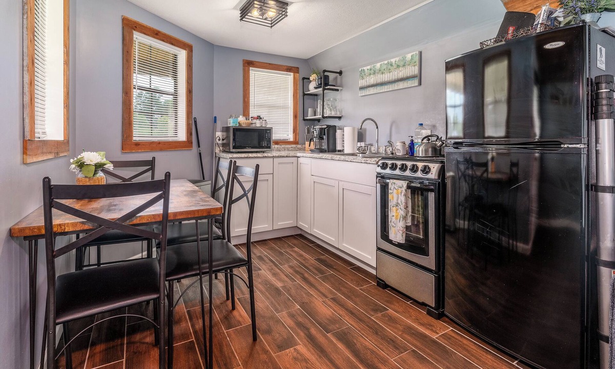 Marion Cabin | Firepit, Boat Parking & Giant Tulip Poplar Tree