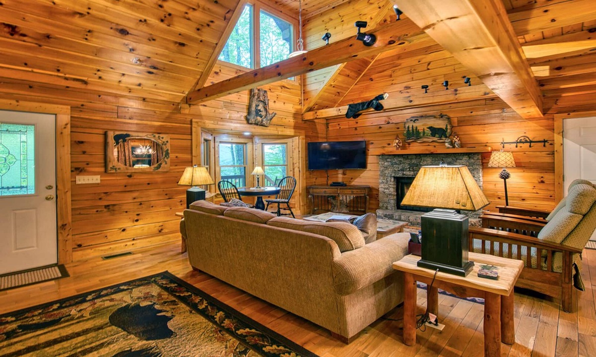 Waynesville Cabin | Firepit, Cozy, High-Speed Wi-Fi, 3 bedrooms!