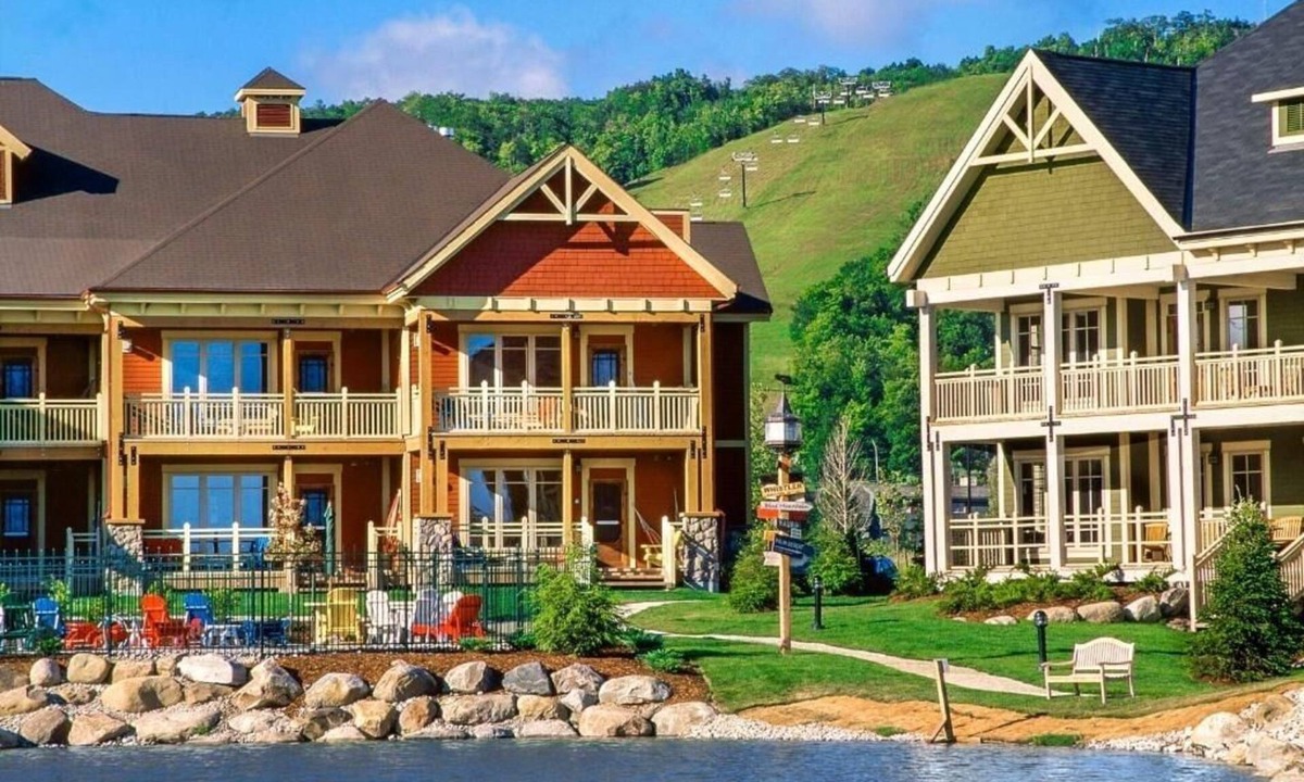 The Blue Mountains Hotel | Fireside Mountain Escape w/Seasonal Pool, BBQ Area, Hot Tubs & Outdoor Fun