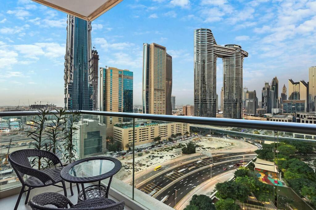 Downtown Dubai Apartment | FIRST CLASS 1BR Modern Downtown Oasis