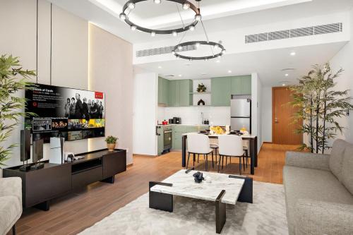 Al Wasl Apartment | FIRST CLASS 1BR Modern Luxury & Vibrant Vibes