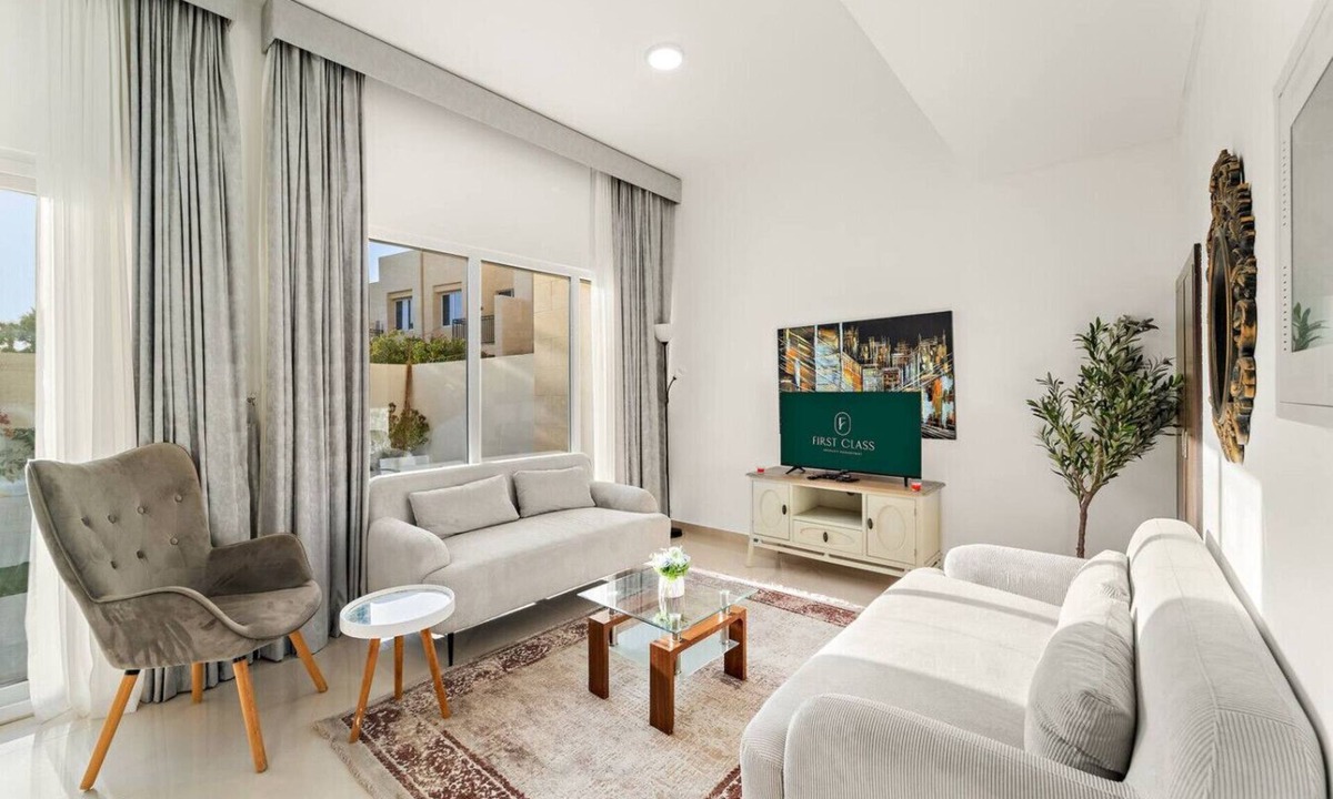Dubai Villa | FIRST CLASS | Villa | Peaceful Pool View Retreat