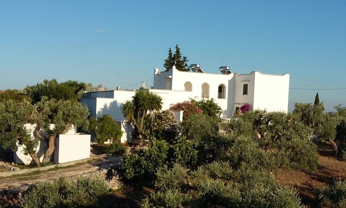 Cisternino Apartment | First floor apt. Shared, wonderful 9 metre terrace, pool and tennis court -