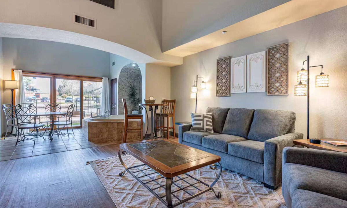 Wisconsin Dells House | First Floor Condo - Pet Friendly!