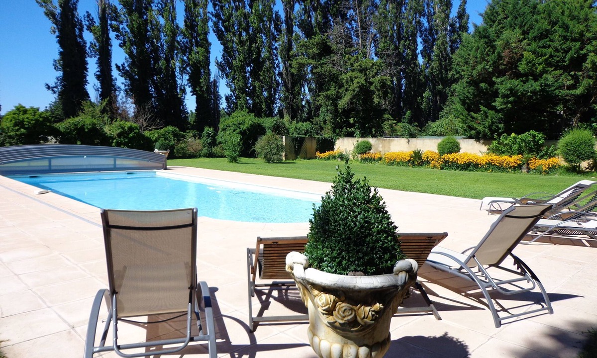 Plan-d'Orgon Apartment | First floor: l'Olivier 2 bedrooms - Air conditioning - Swimming pool at Domaine Les Rivales