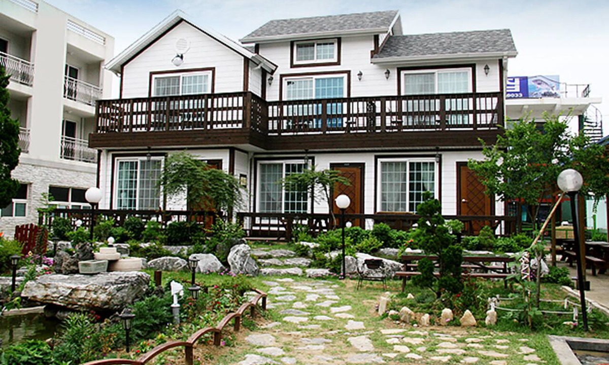 Kujanggul House | First Pension