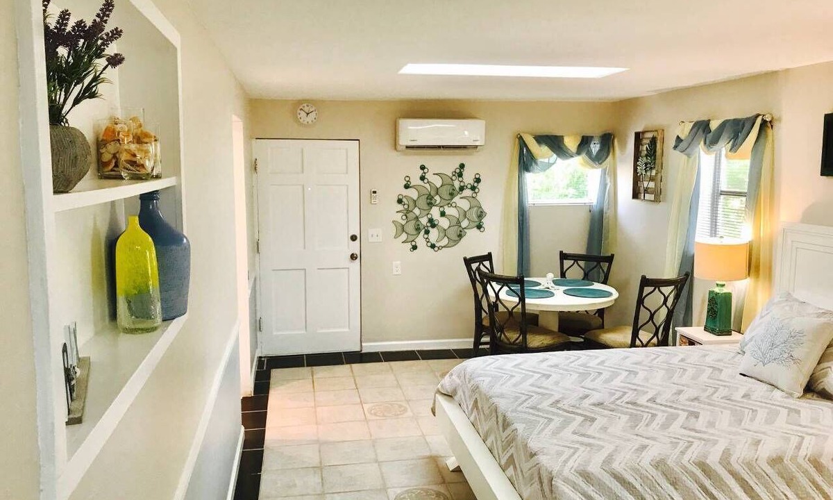Indian Rocks Beach Apartment | First-Rate Location! Just Steps to Exquisite Beach